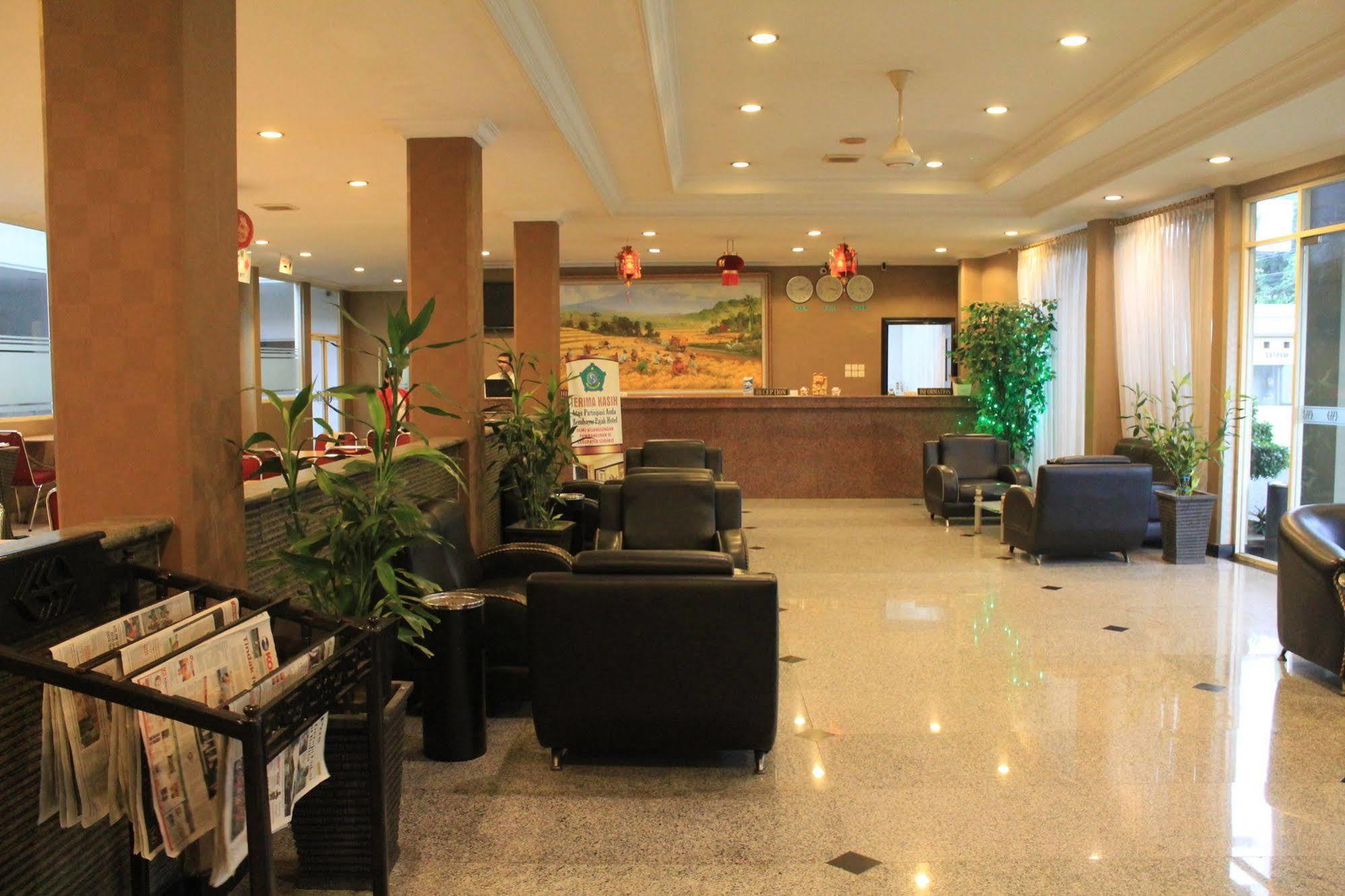 Hotel Sinar 3 Sedati Luaran gambar